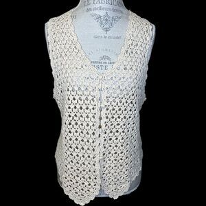 Vintage Forenza Boho Crochet Knit Vest in Cream Color With Scalloped Bottom Med